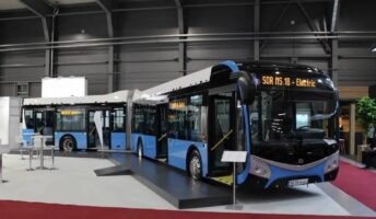 V Hradci Králové otestují kloubový elektrický autobus SOR